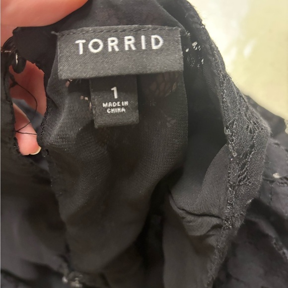 Torrid Peplum Lace Puff Sleeve Top Plus Size 1X Black Sweetheart Neckline - Picture 6 of 7